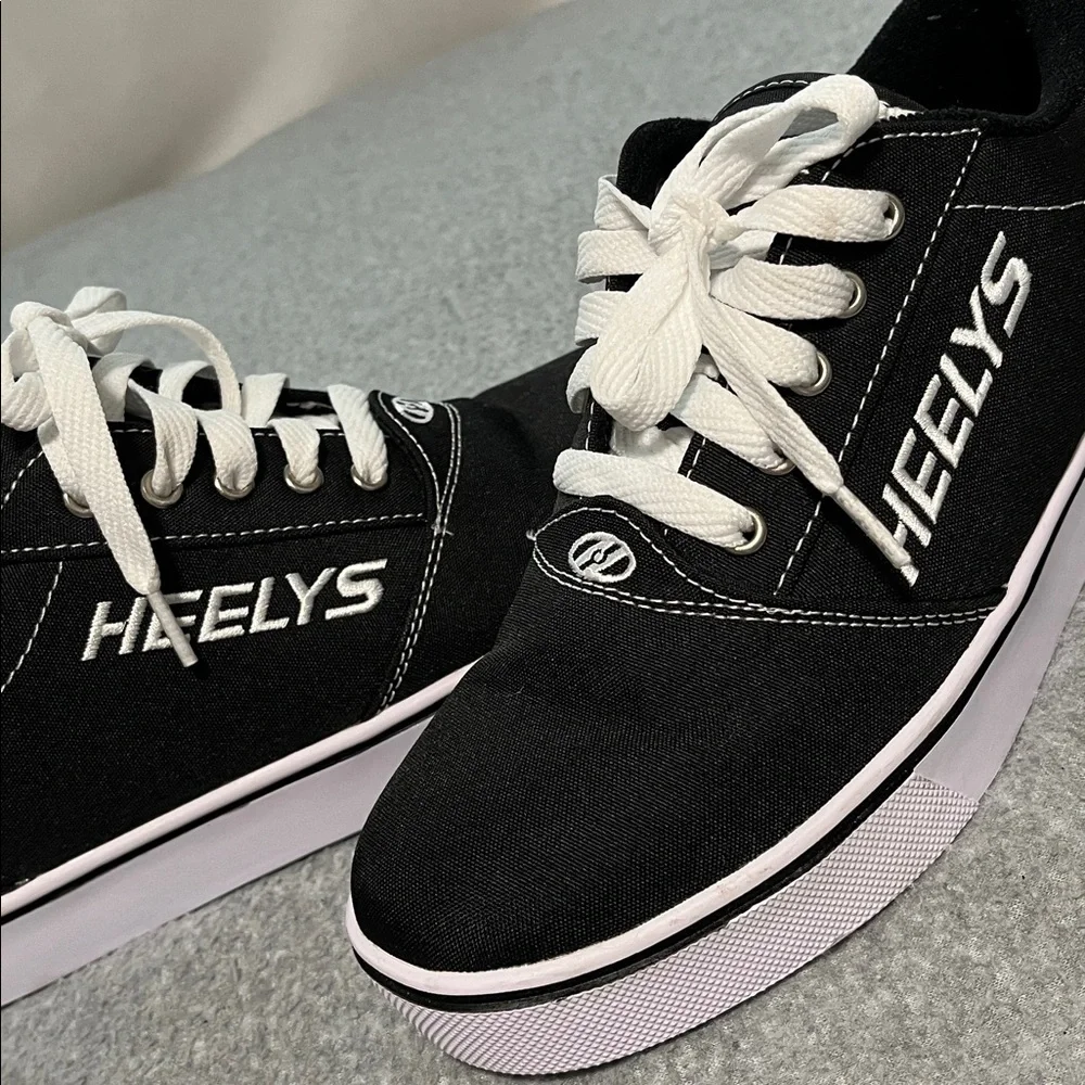 Heelys Pro 20 HES10393 Shoes Youth Boys Size 7 Black White